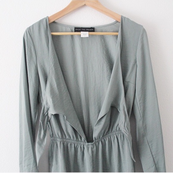 NWOT Shop the Trends Tie Front Romper - Picture 3 of 5